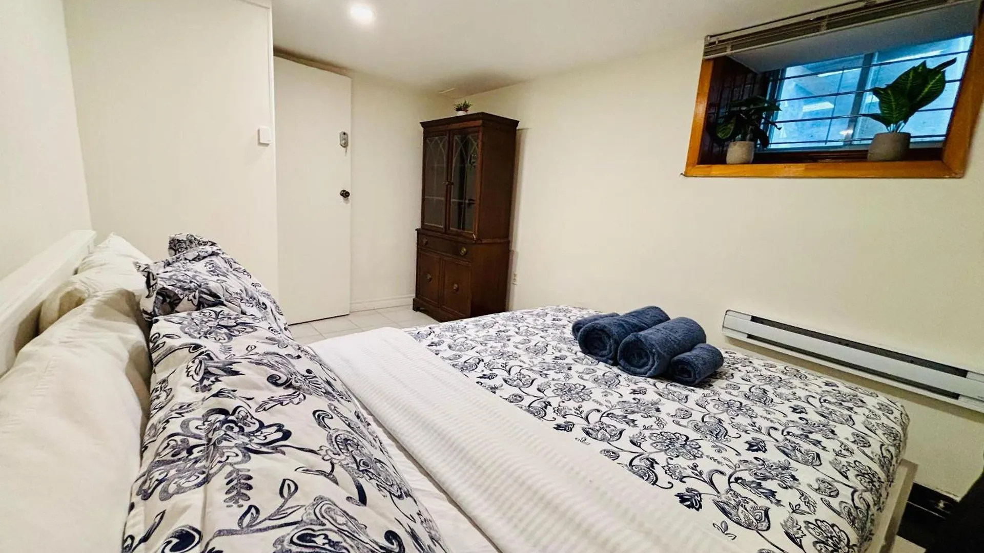 Calm Place To Chill Up Montreal Apartment